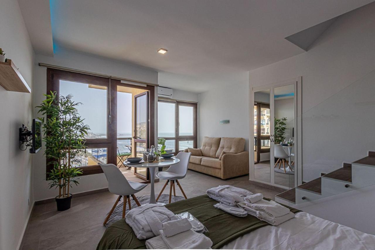 Beachfront With Spectacular Views And Swimming Pool Apartamento Benalmádena