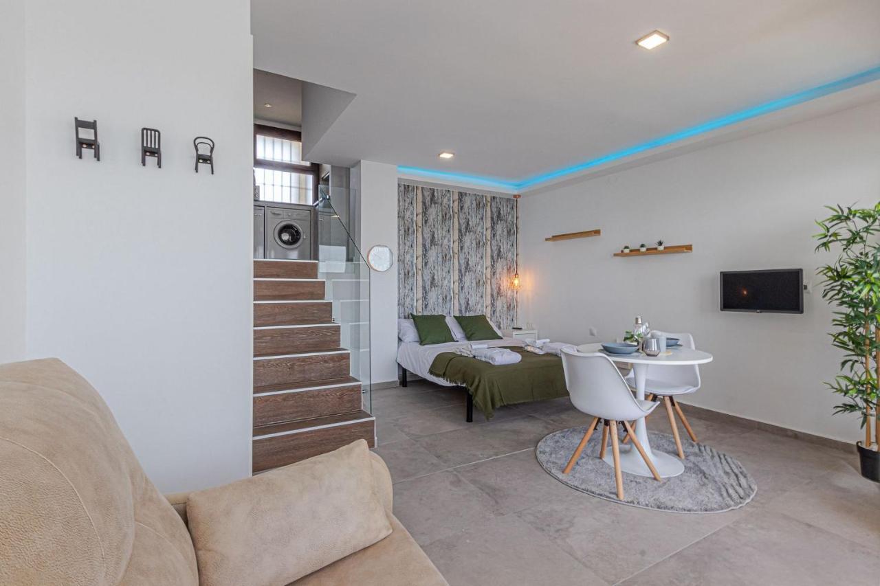 Beachfront With Spectacular Views And Swimming Pool Apartamento Benalmádena