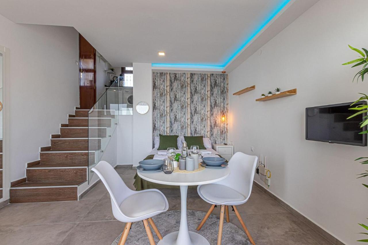 Beachfront With Spectacular Views And Swimming Pool Apartamento Benalmádena