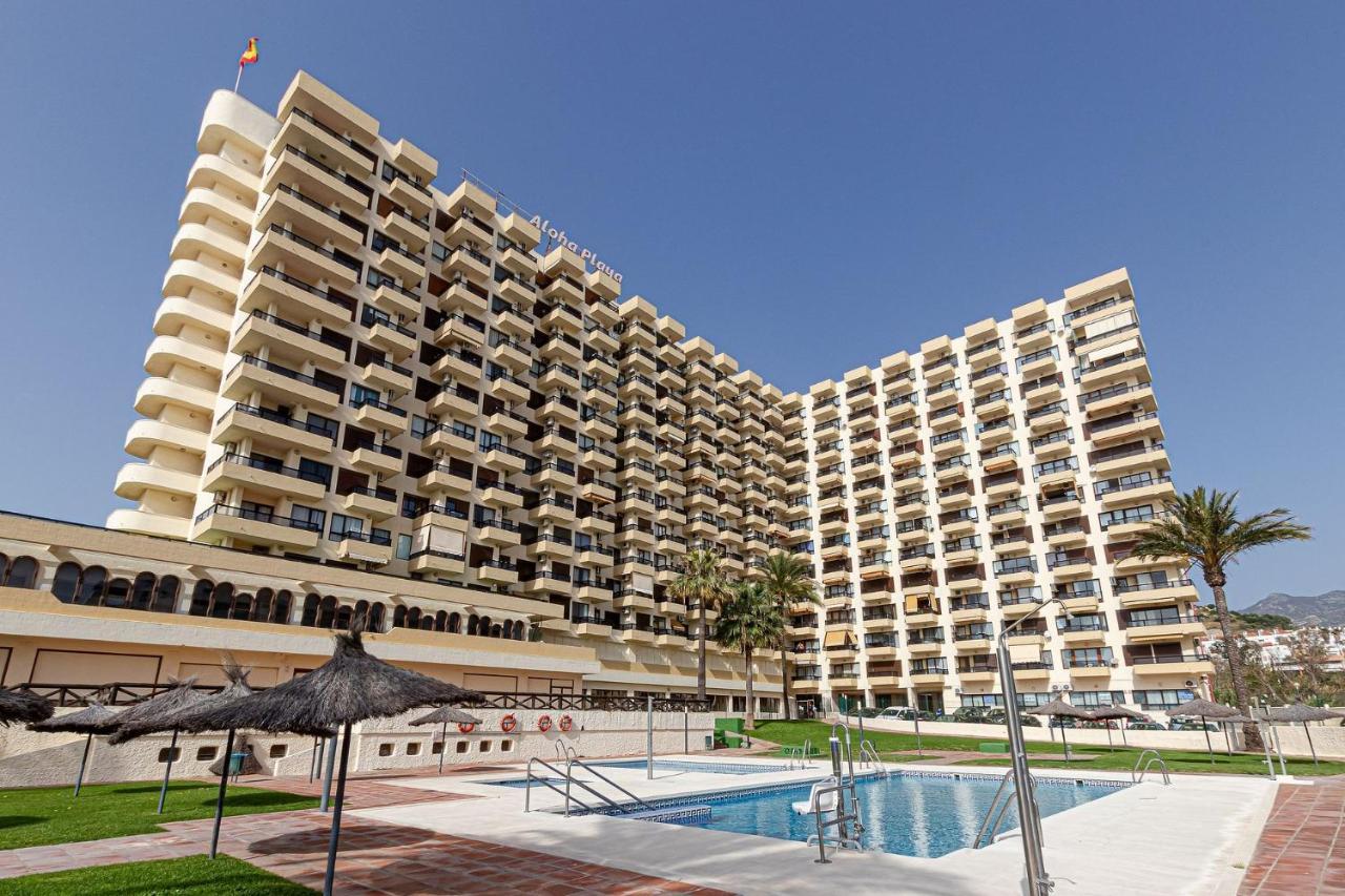 Beachfront With Spectacular Views And Swimming Pool Apartamento Benalmádena