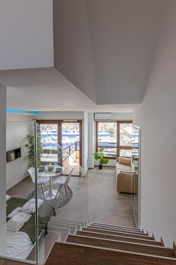 Beachfront With Spectacular Views And Swimming Pool Apartamento Benalmádena