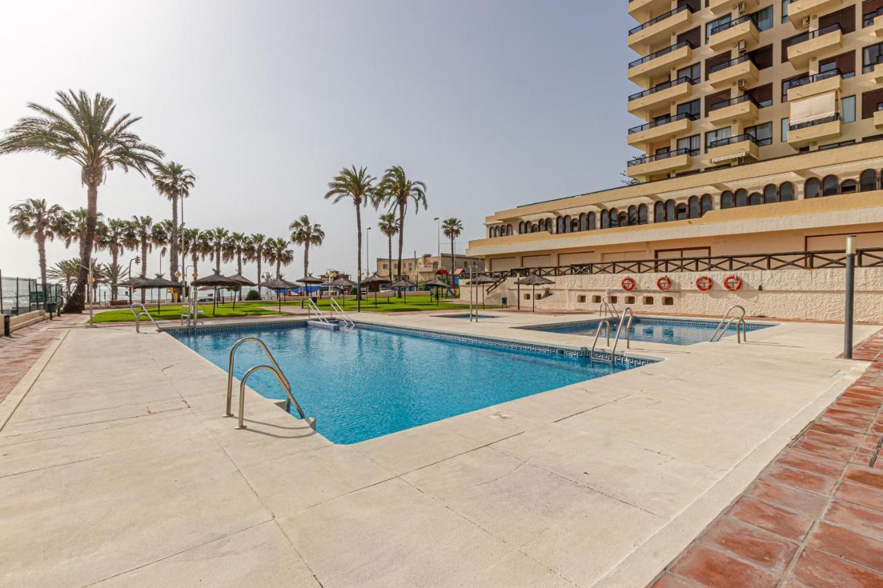 Beachfront With Spectacular Views And Swimming Pool